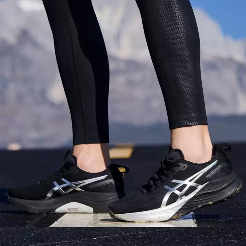 Asics Uomo GEL-KAYANO 32 Nero  - Running Gear Asics recensione e prezzo