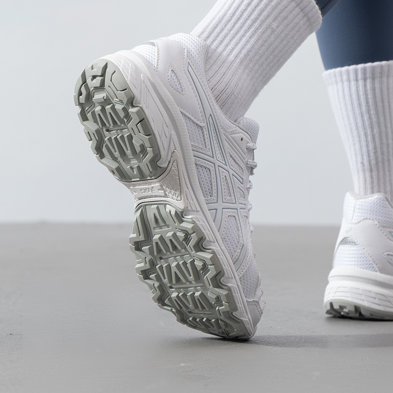 Scarpe da donna Asics Jog 100t - Running Gear Asics recensione e prezzo